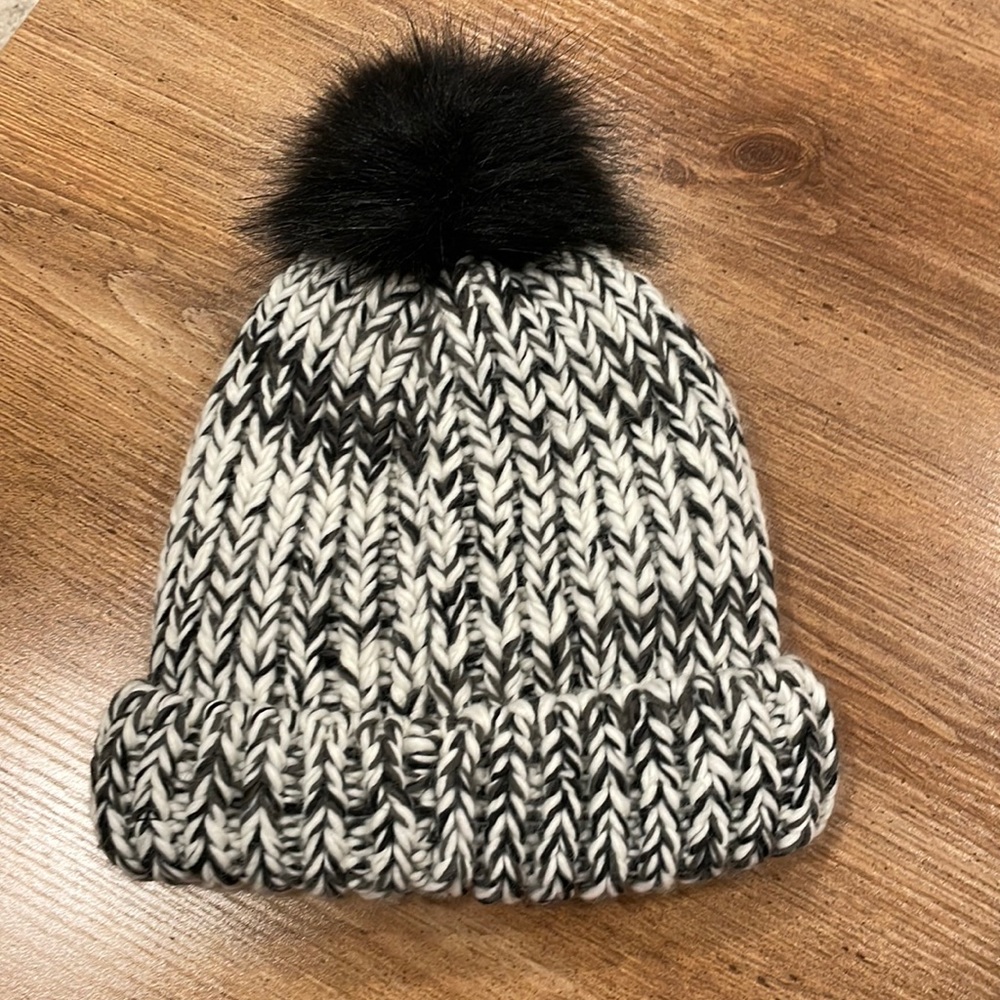 Knit beanie with Pom Pom
